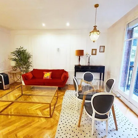 Apartment Champs Elysee Paris
